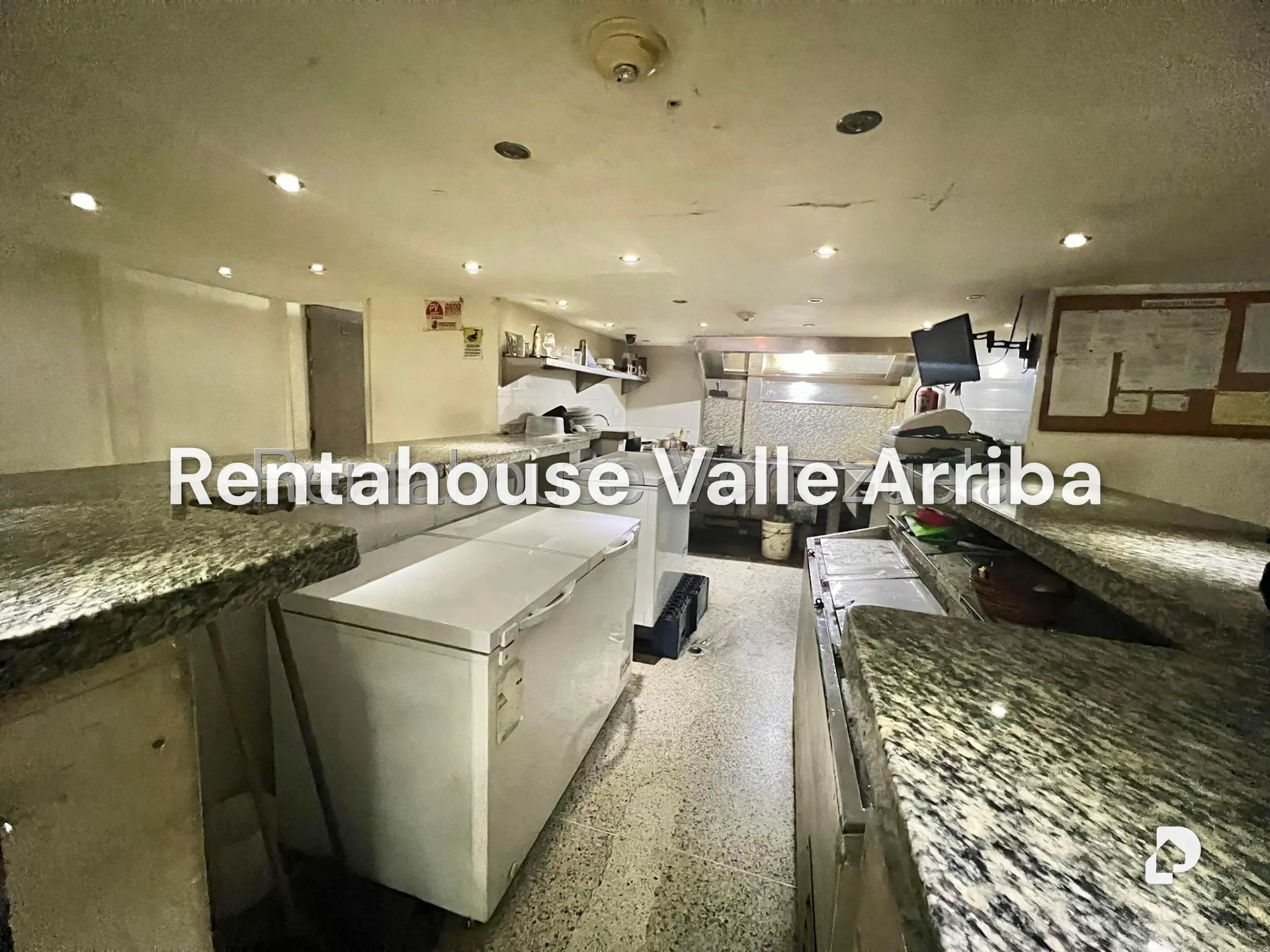 Local comercial en Parroquia La Candelaria, Caracas – 13