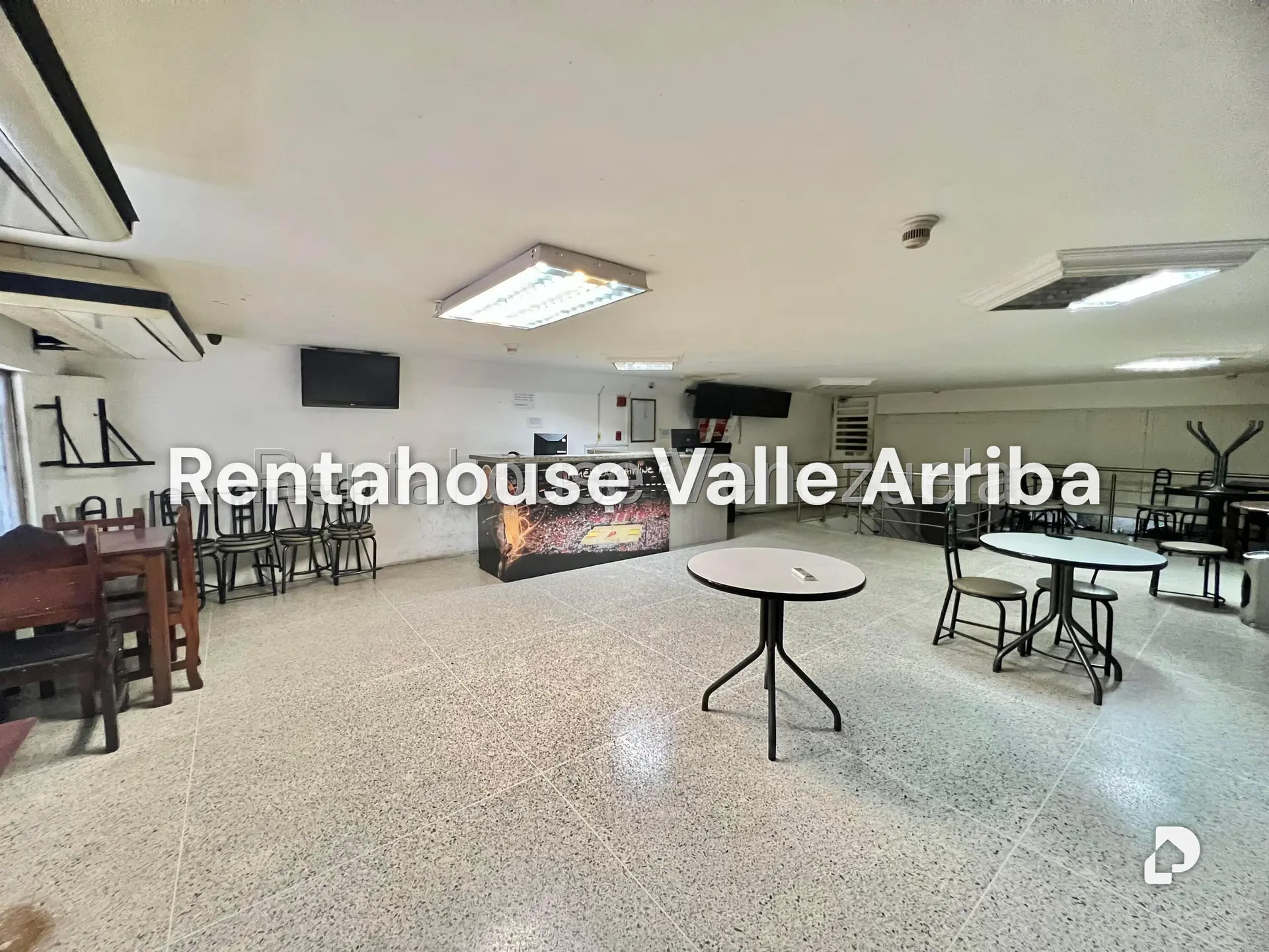 Local comercial en Parroquia La Candelaria, Caracas – 18