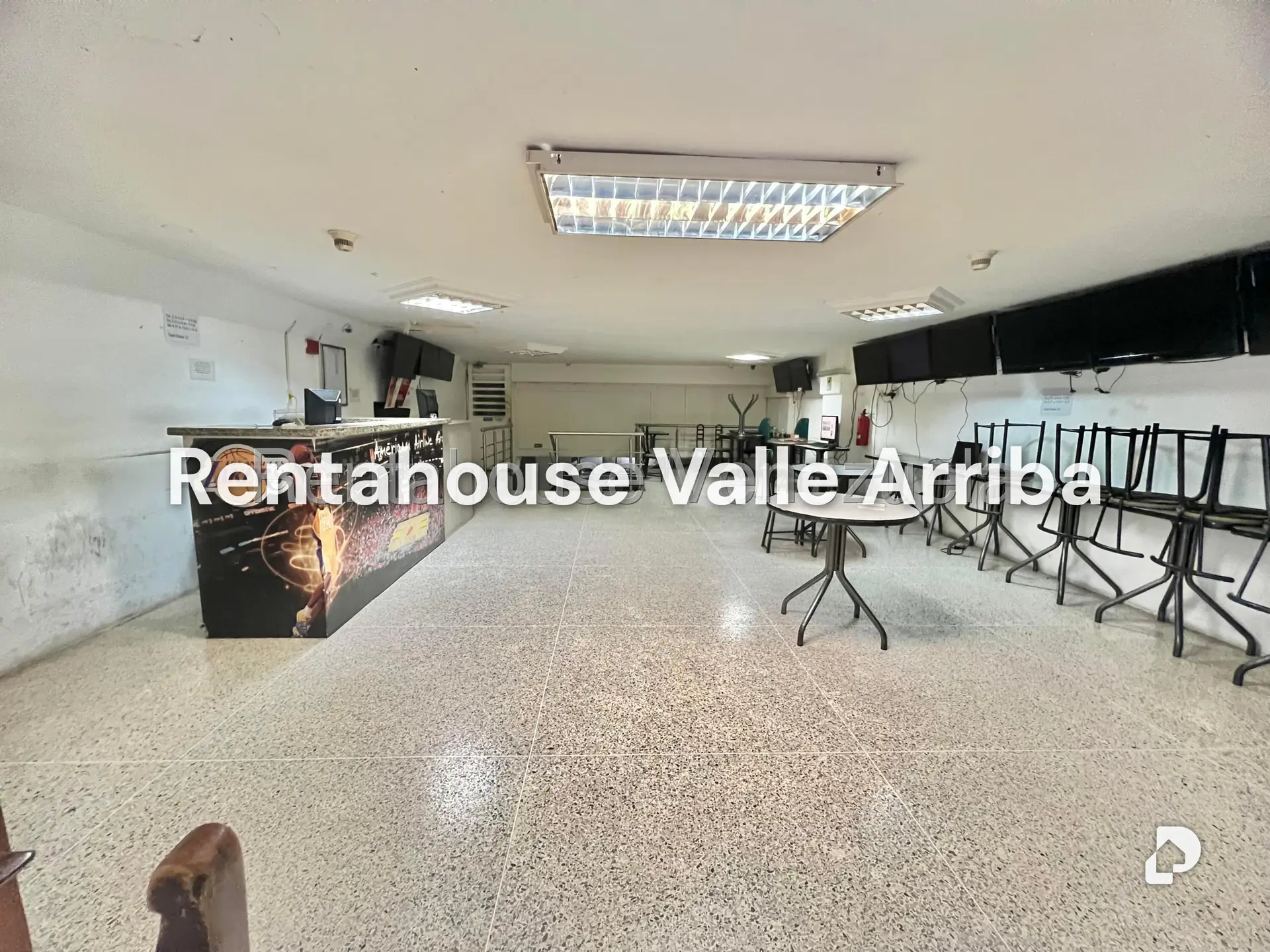 Local comercial en Parroquia La Candelaria, Caracas – 21