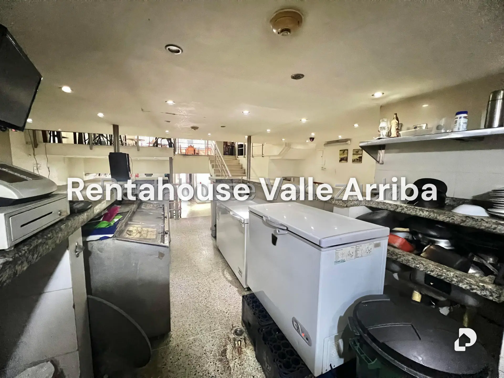 Local comercial en Parroquia La Candelaria, Caracas – 14