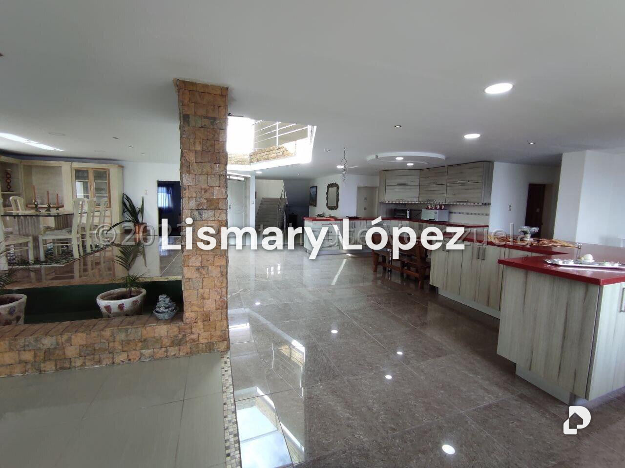 Casa en Los Guayabitos, Caracas – 12