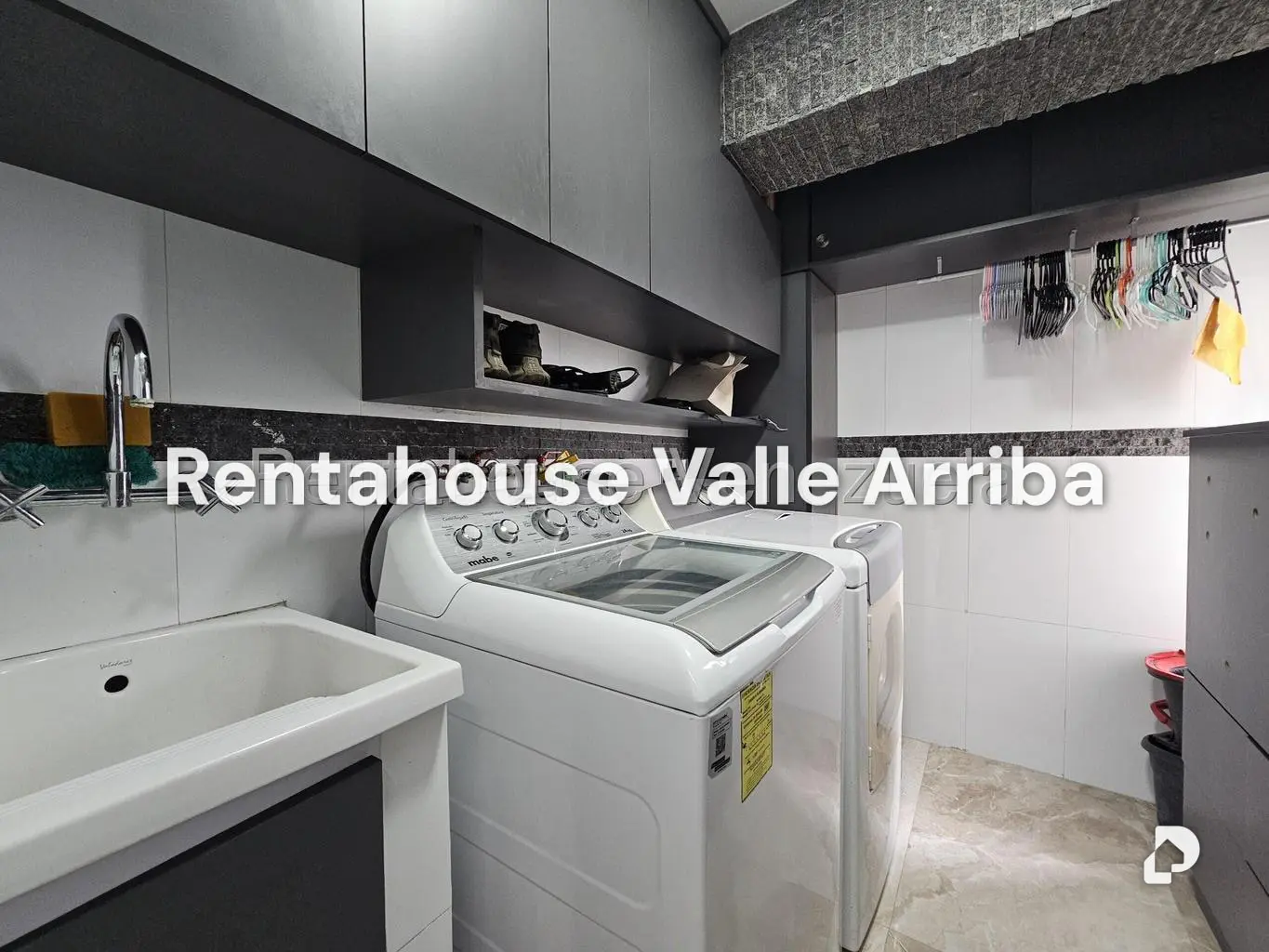 Apartamento en Urb. Miranda, Caracas – 26