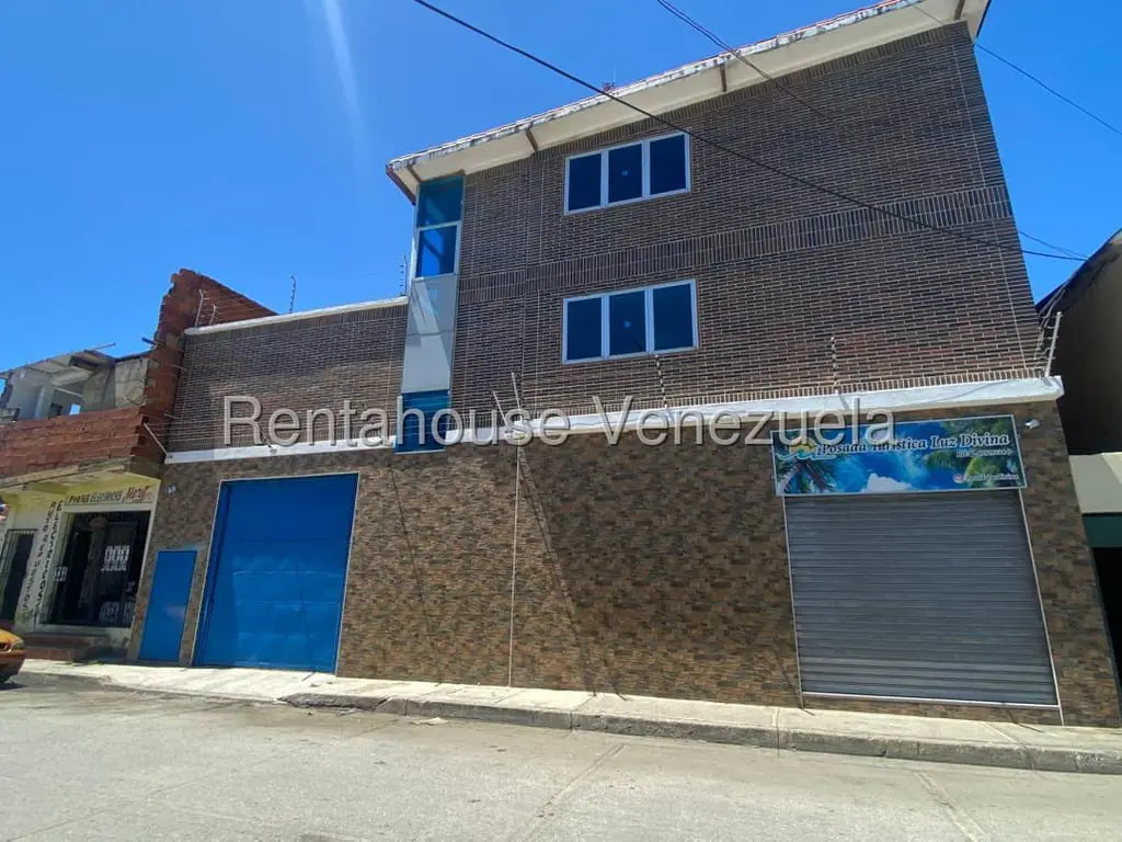 Commercial space in Tucacas - 1
