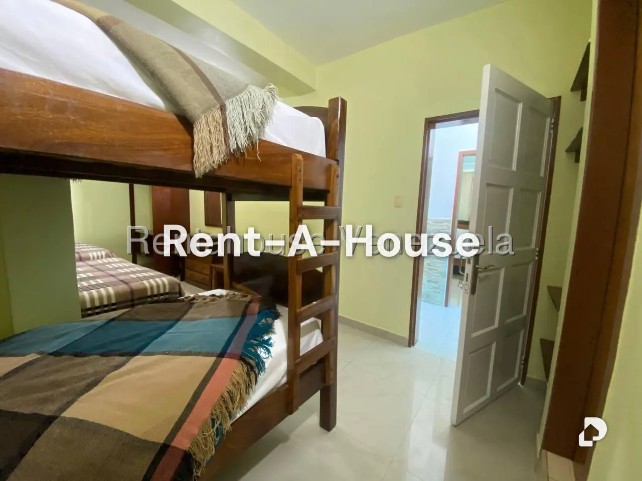Local comercial en Tucacas – 25