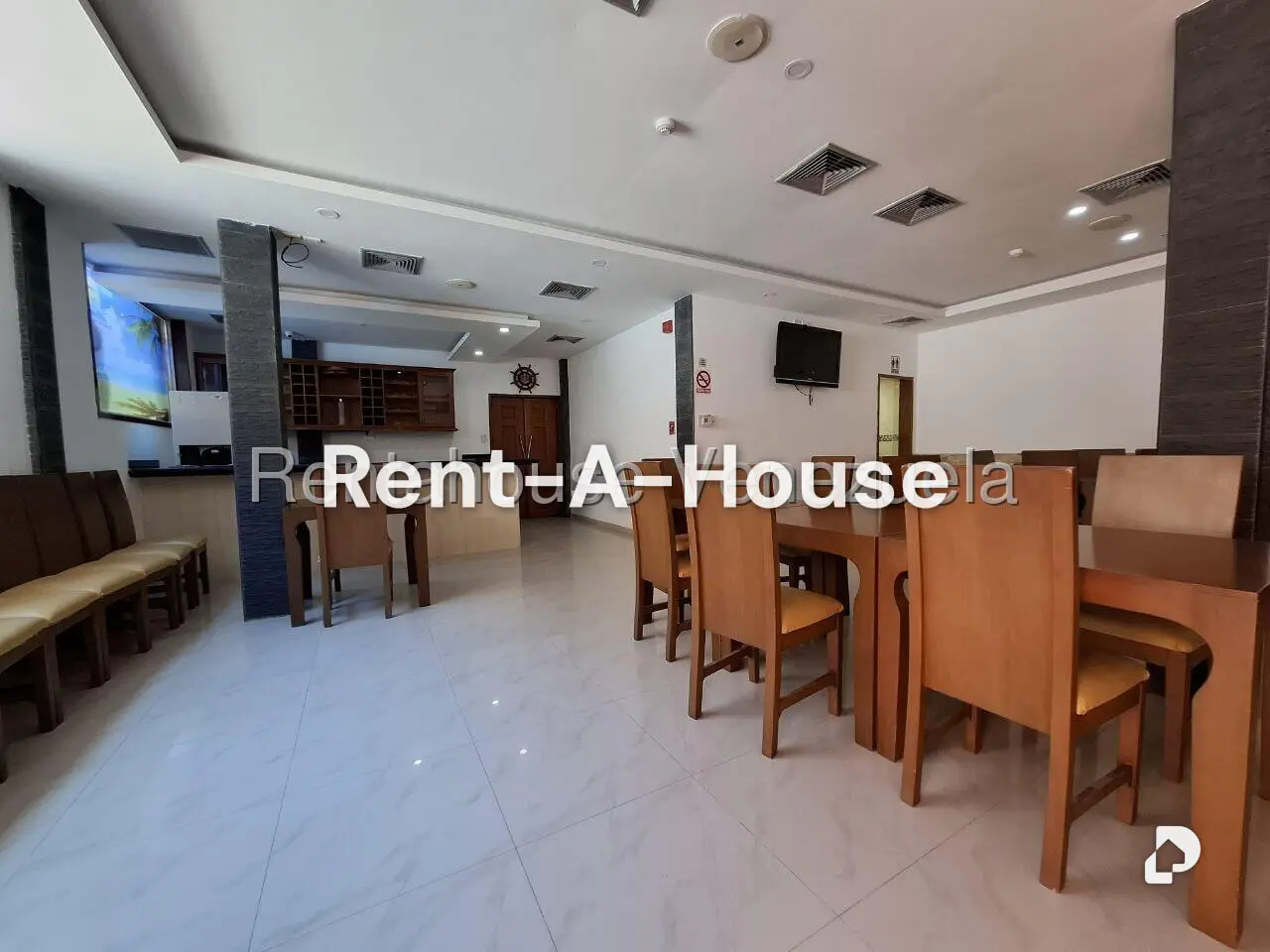 Local comercial en Tucacas – 28