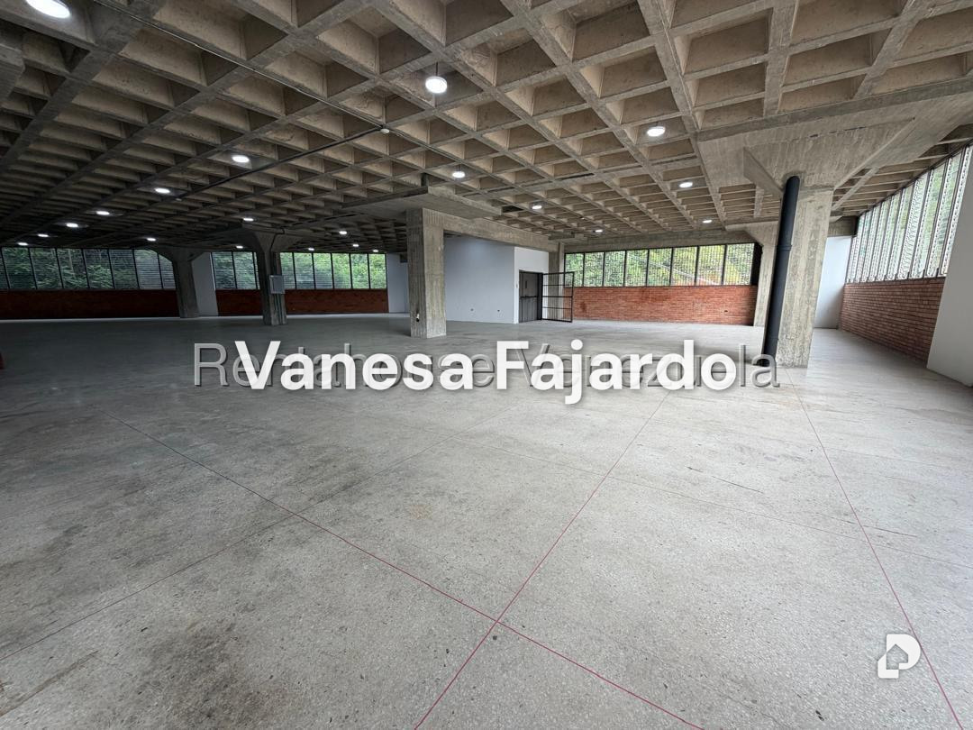 Local comercial en El Valle, Caracas – 14