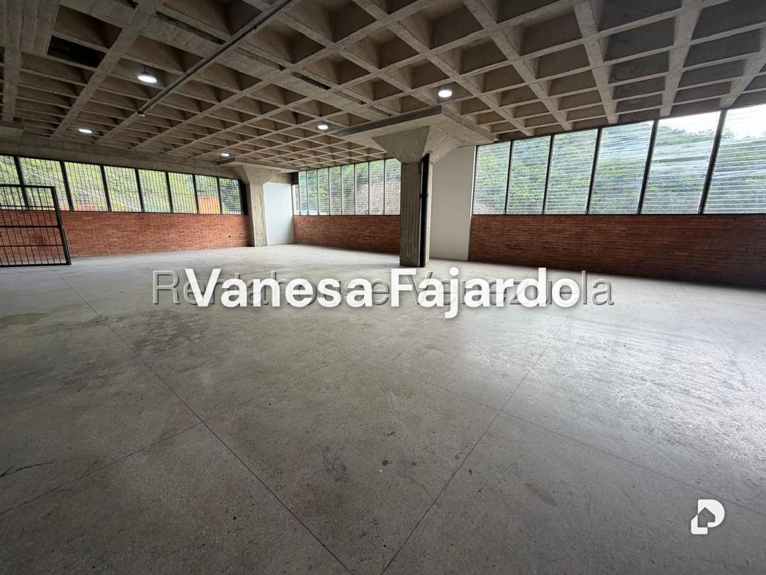 Local comercial en El Valle, Caracas – 17