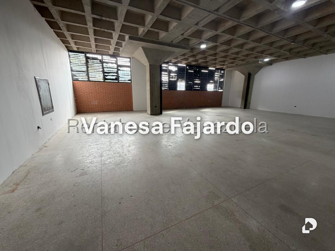 Local comercial en El Valle, Caracas – 10