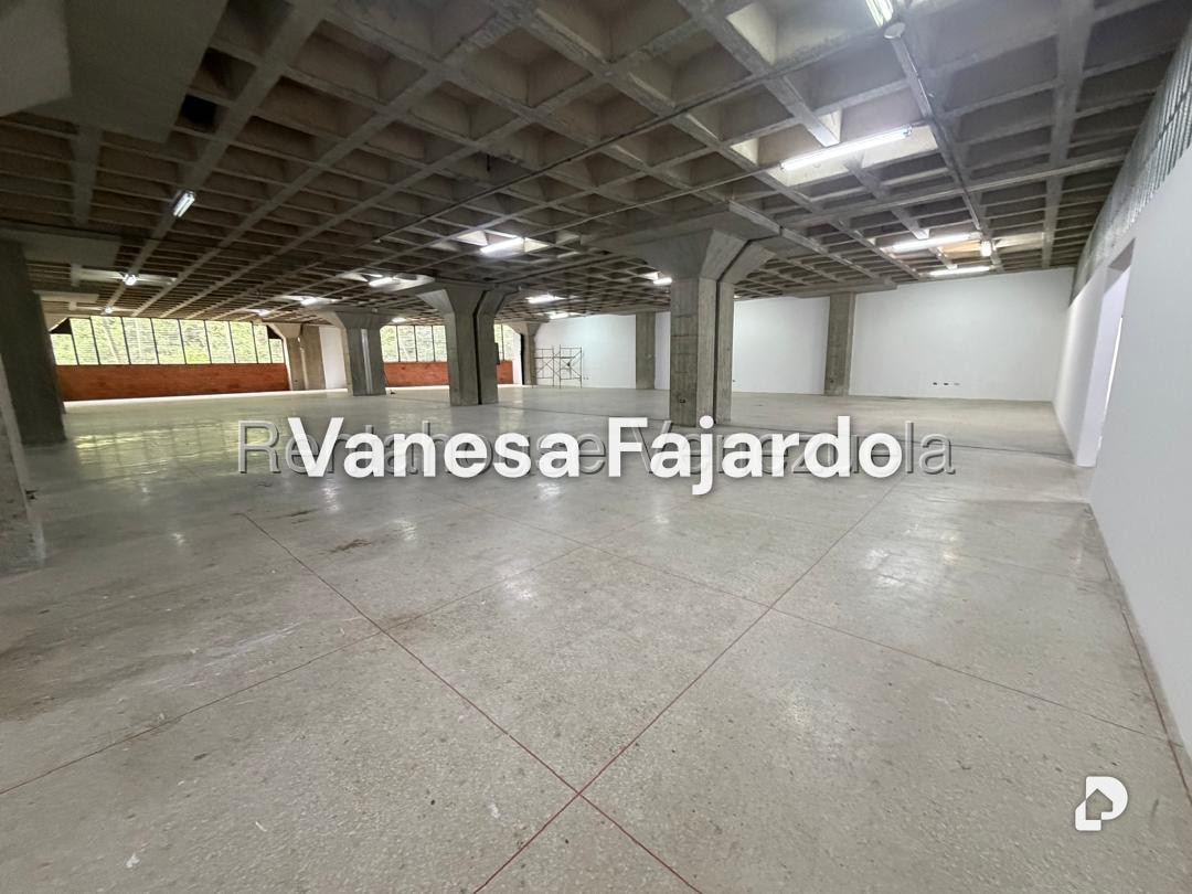 Local comercial en El Valle, Caracas – 11