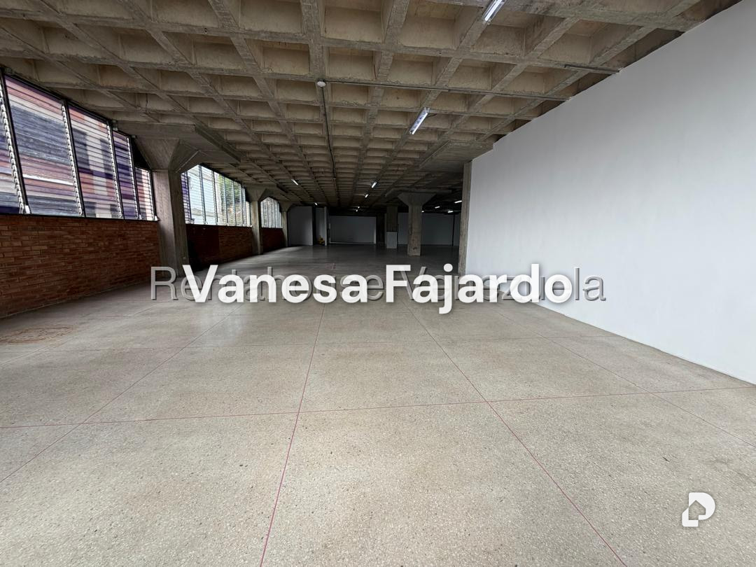 Local comercial en El Valle, Caracas – 8