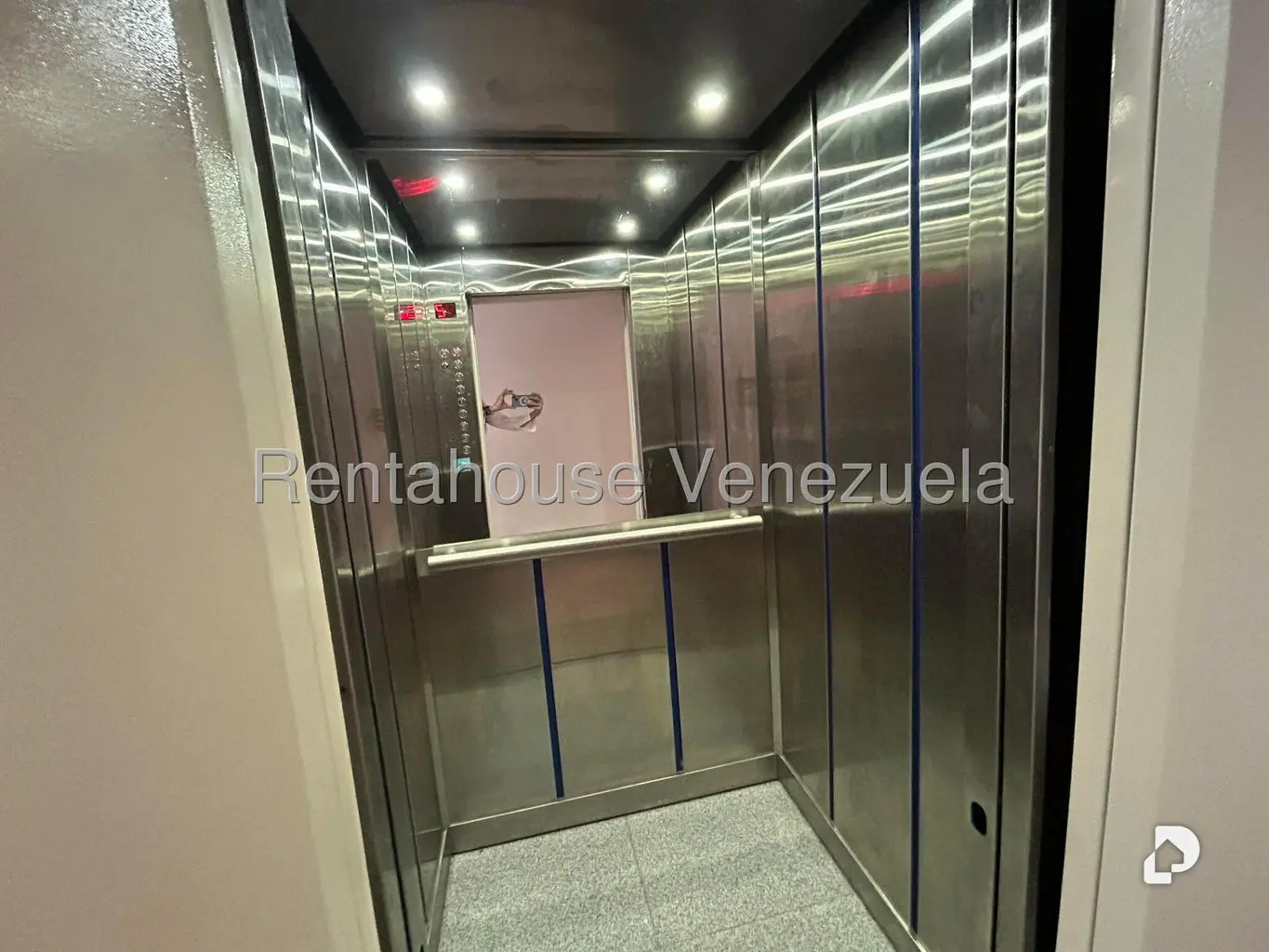 Apartamento en Oripoto, Caracas – 30
