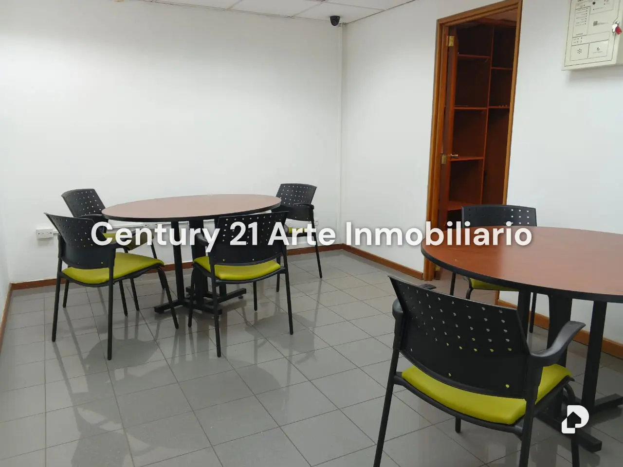 Oficina en El Cafetal, Caracas – 10