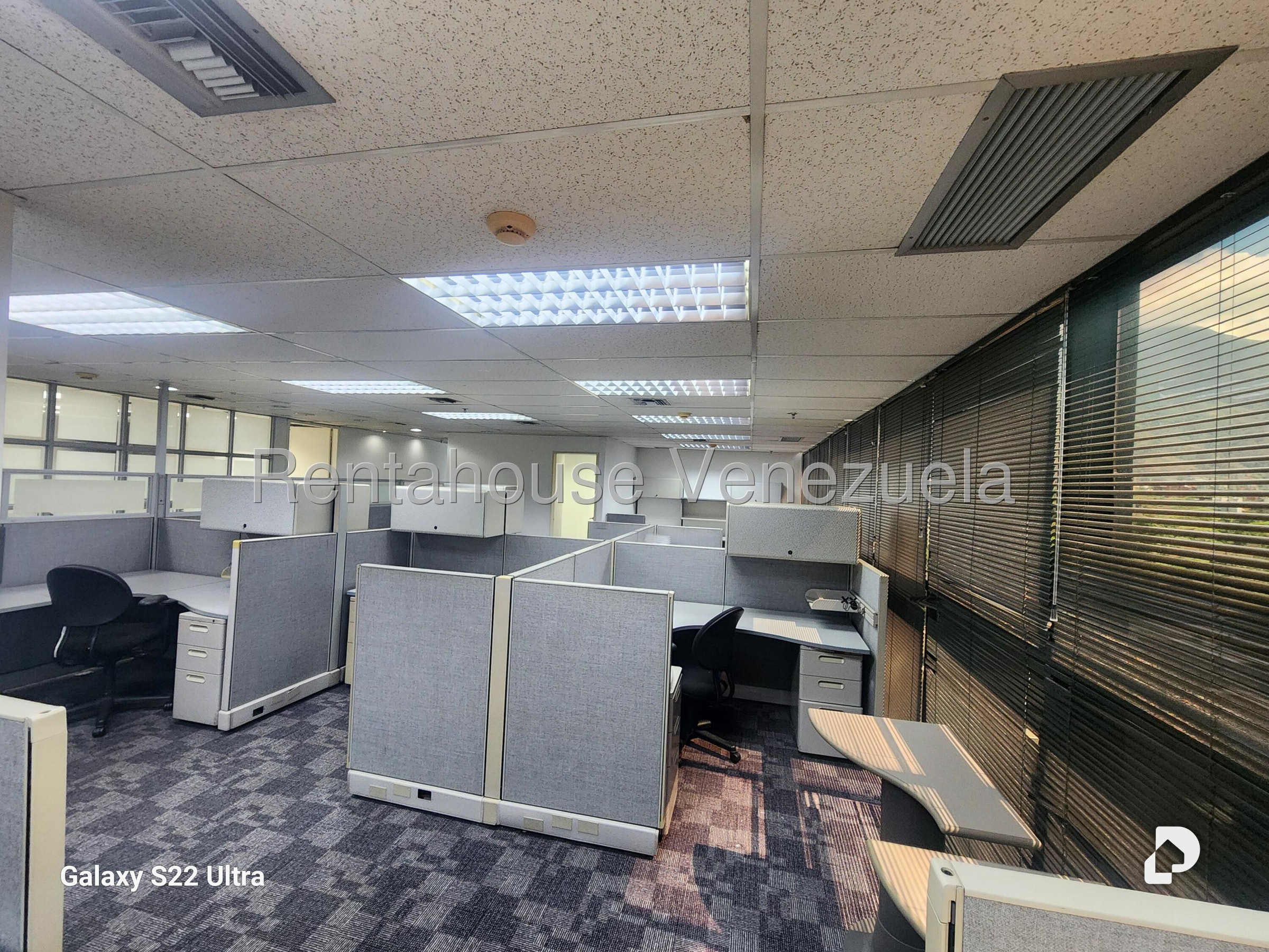 Oficina en El Bosque, Caracas – 23