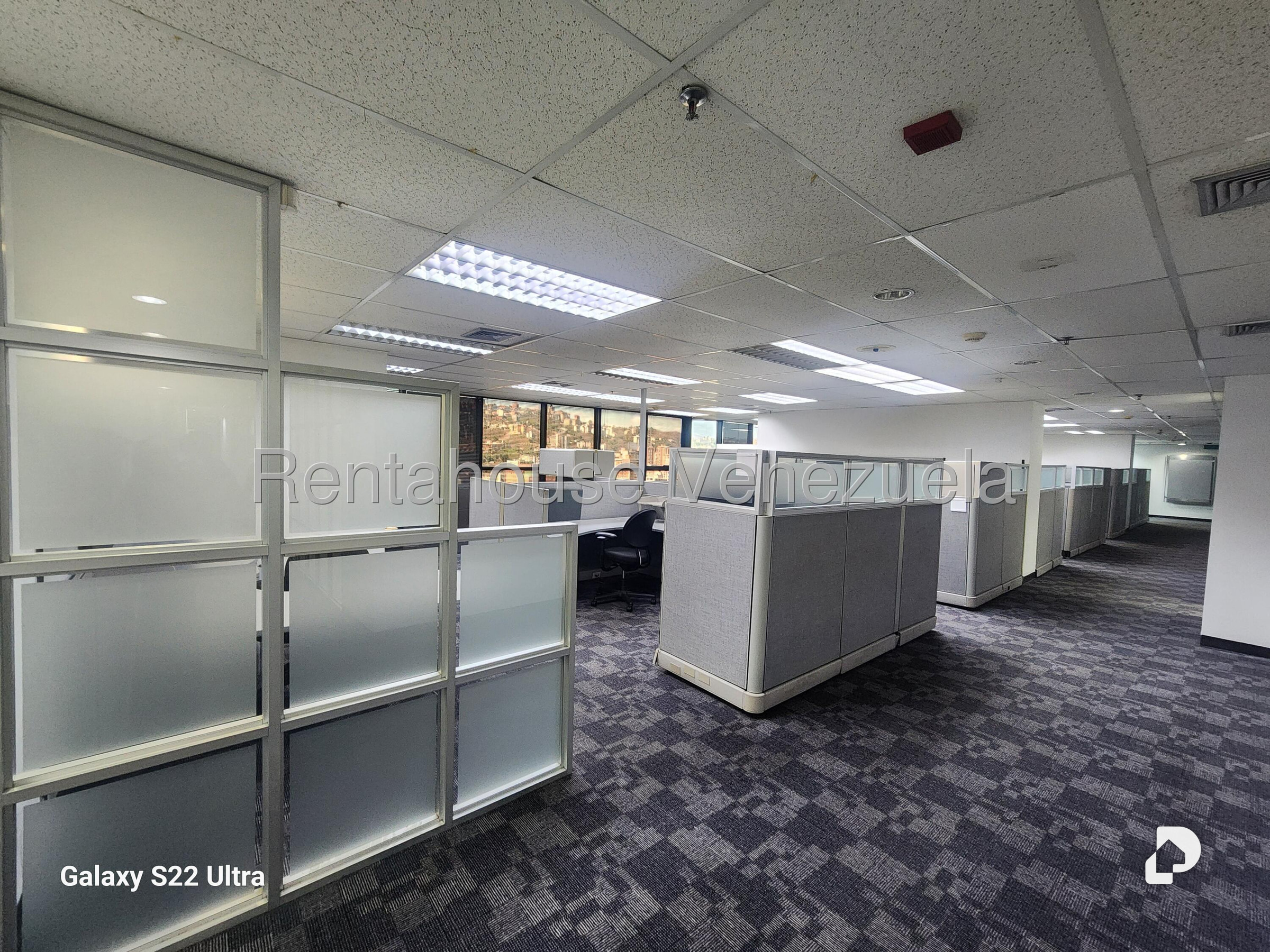 Oficina en El Bosque, Caracas – 19