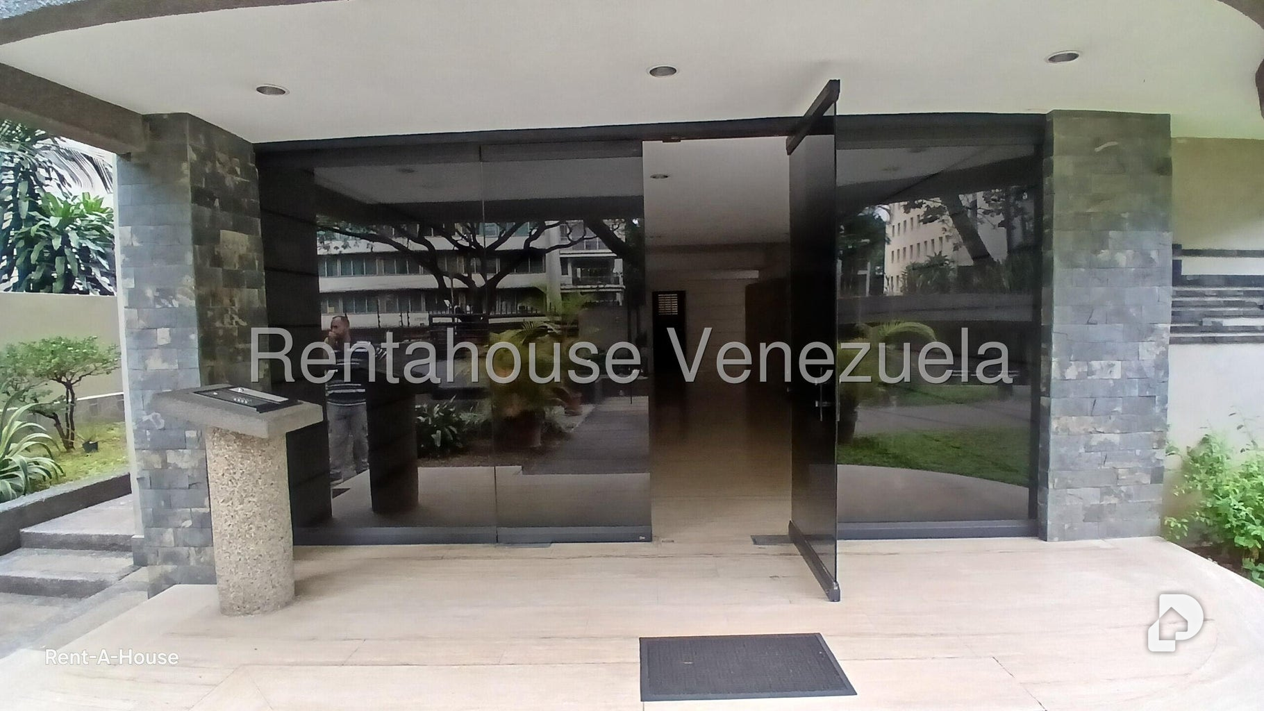 Apartamento en La Florida, Caracas – 11