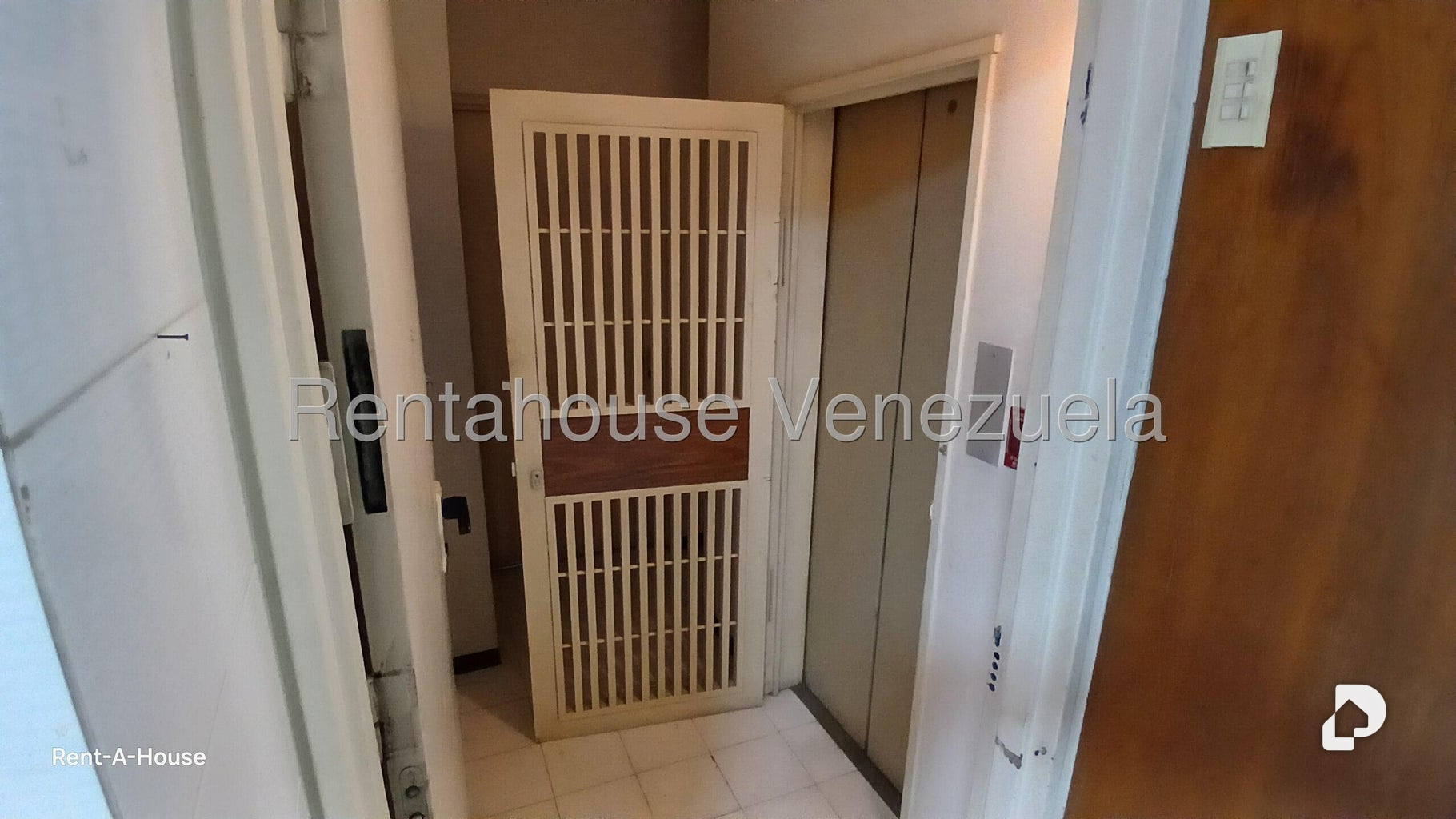 Apartamento en La Florida, Caracas – 17
