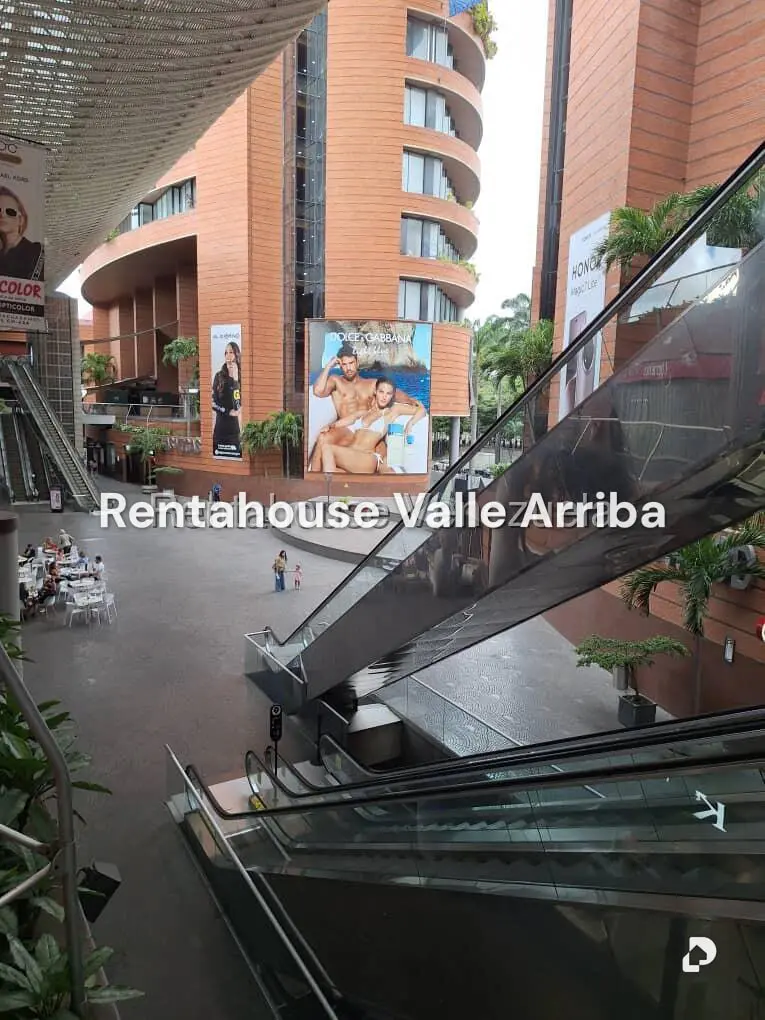 Local comercial en La Castellana, Caracas – 21