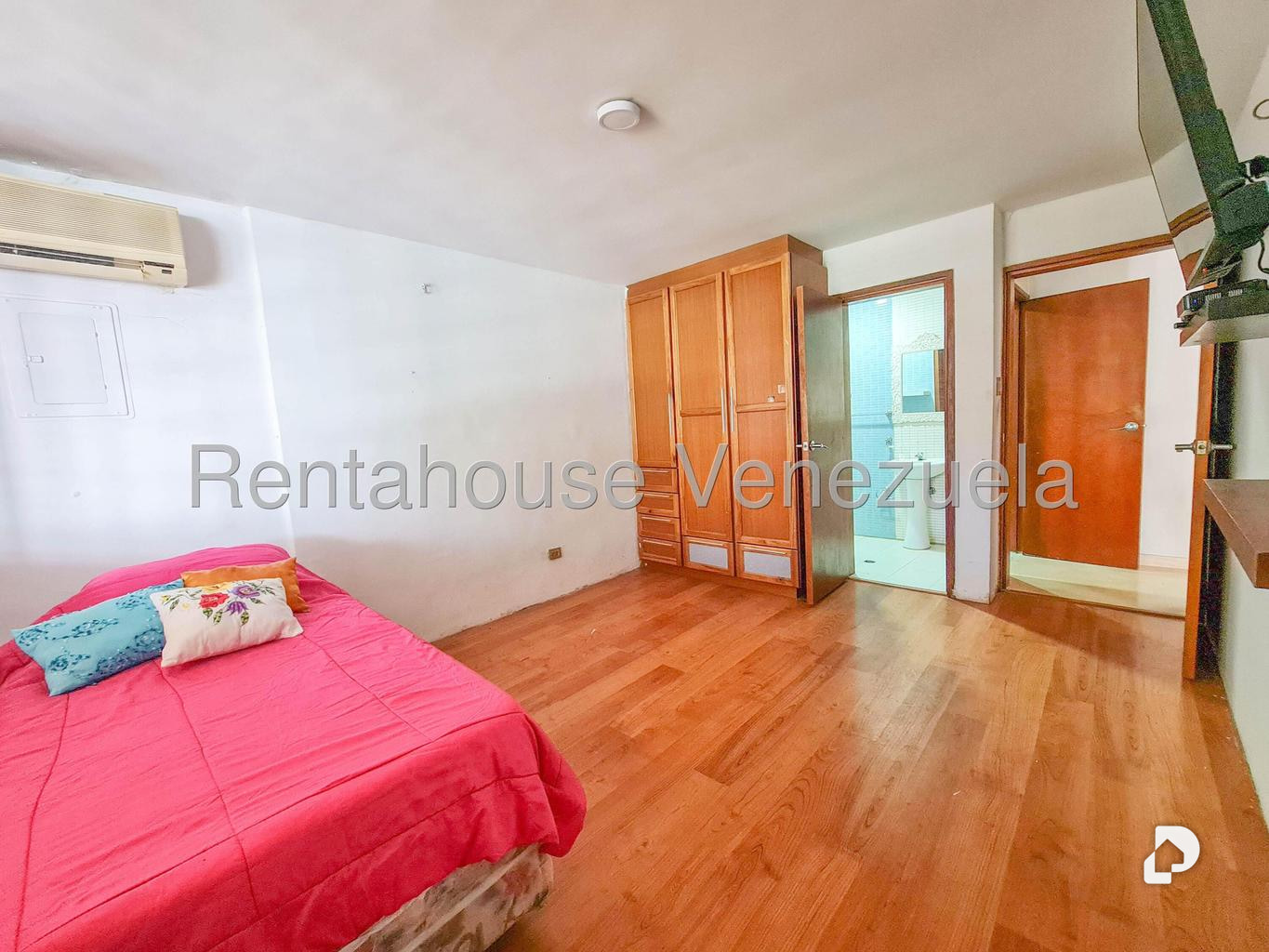 Casa en Cumbres de Curumo, Caracas – 17