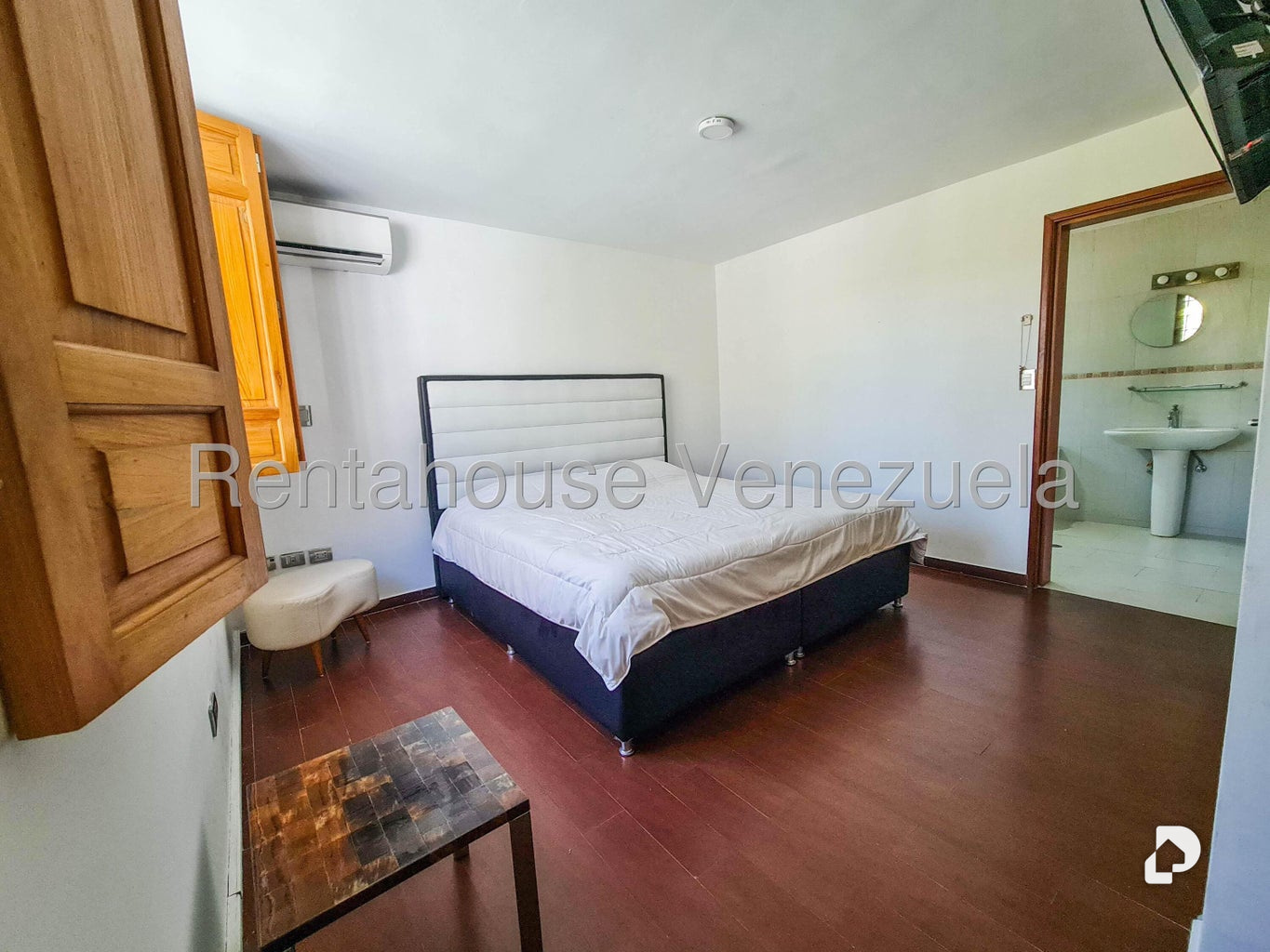 Casa en Cumbres de Curumo, Caracas – 27