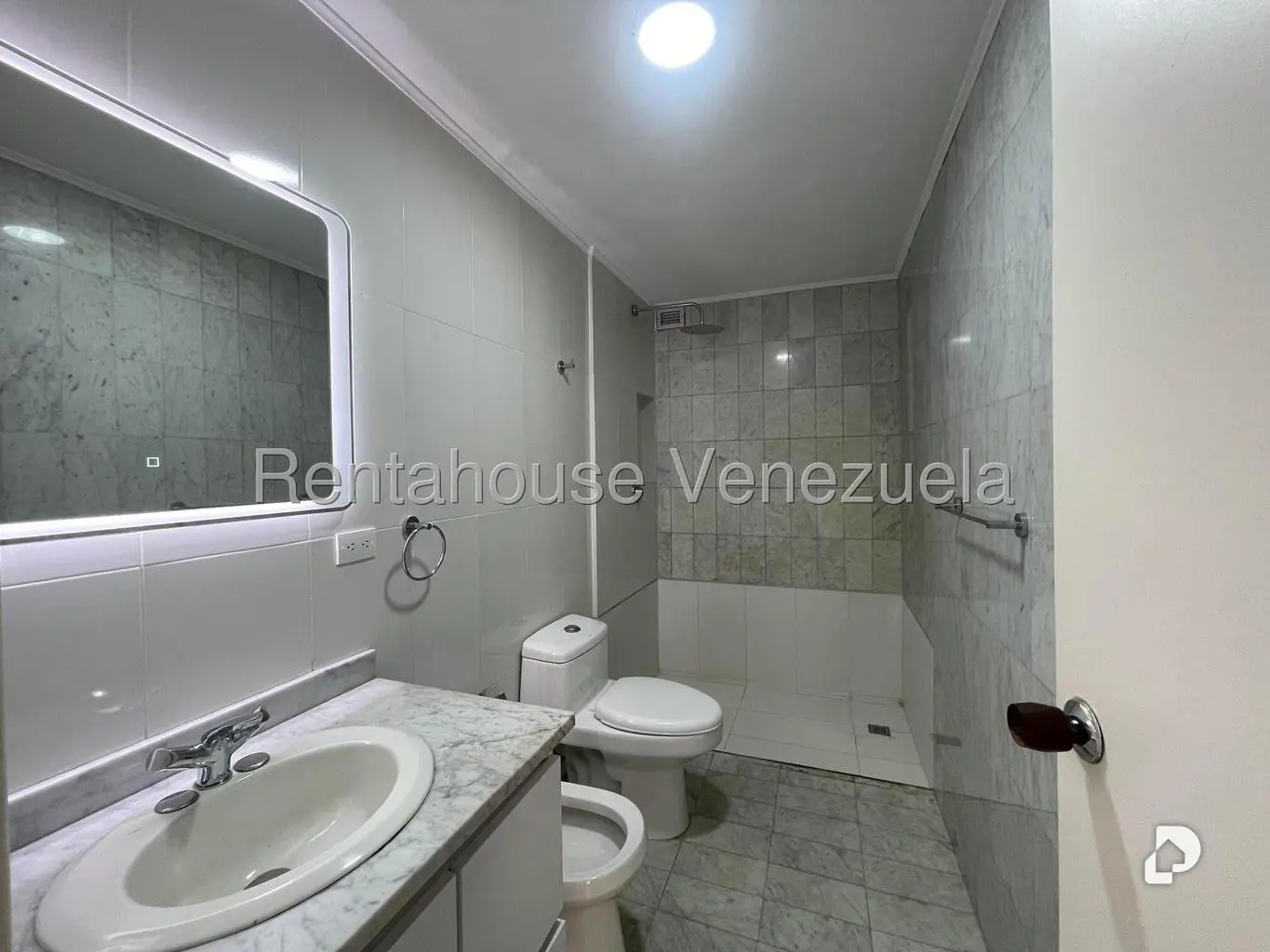 Apartamento en Los Naranjos (del Cafetal), Caracas – 32