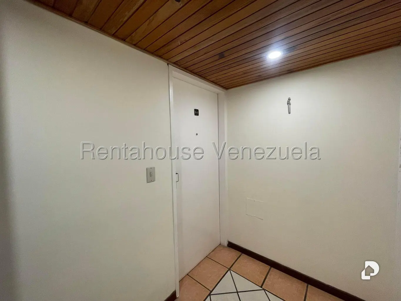 Apartamento en Los Naranjos (del Cafetal), Caracas – 11