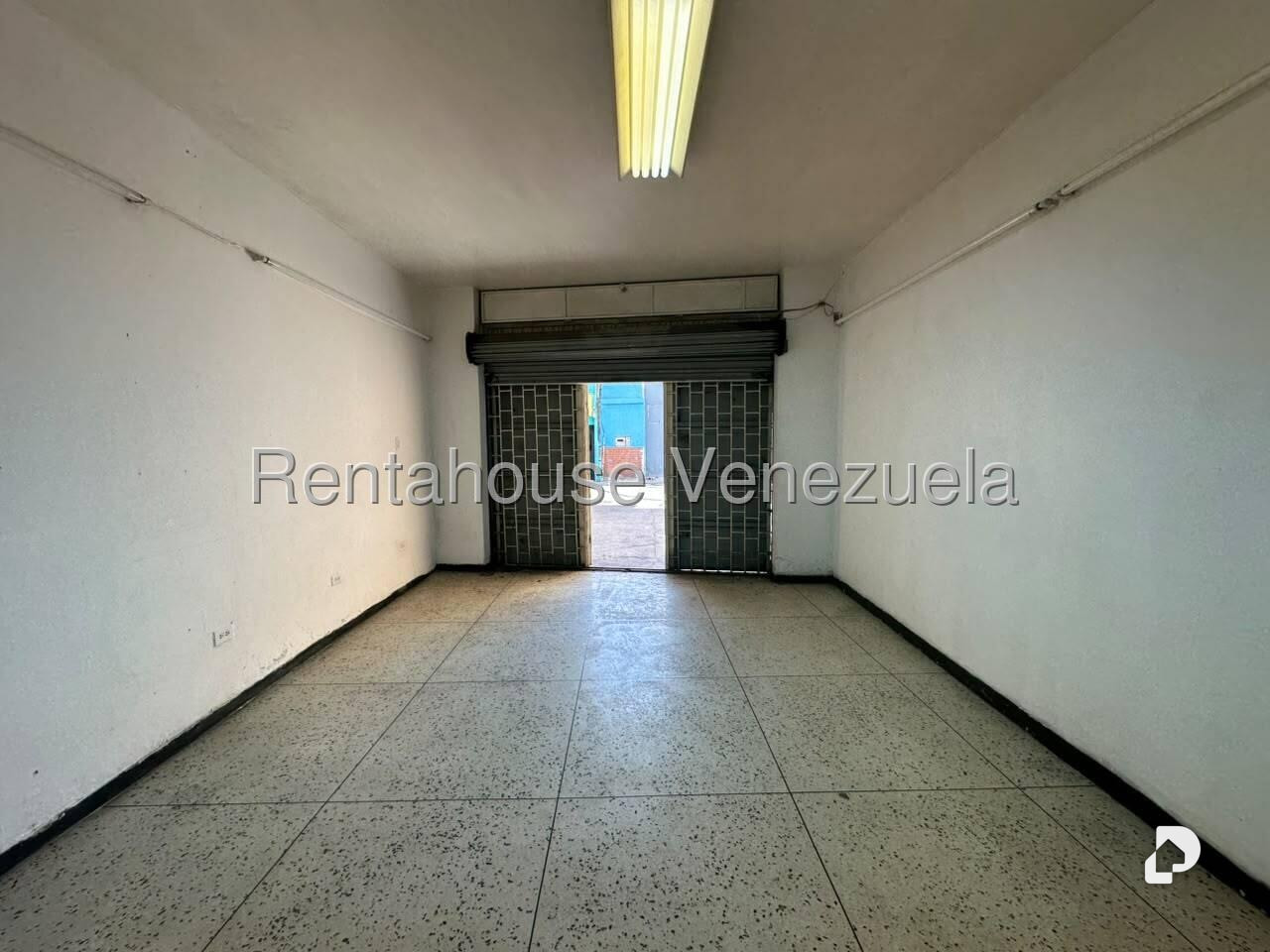Local comercial en San Martín, Caracas – 11