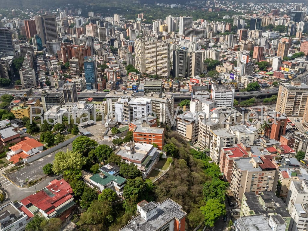 Edificio en Colinas de Bello Monte, Caracas