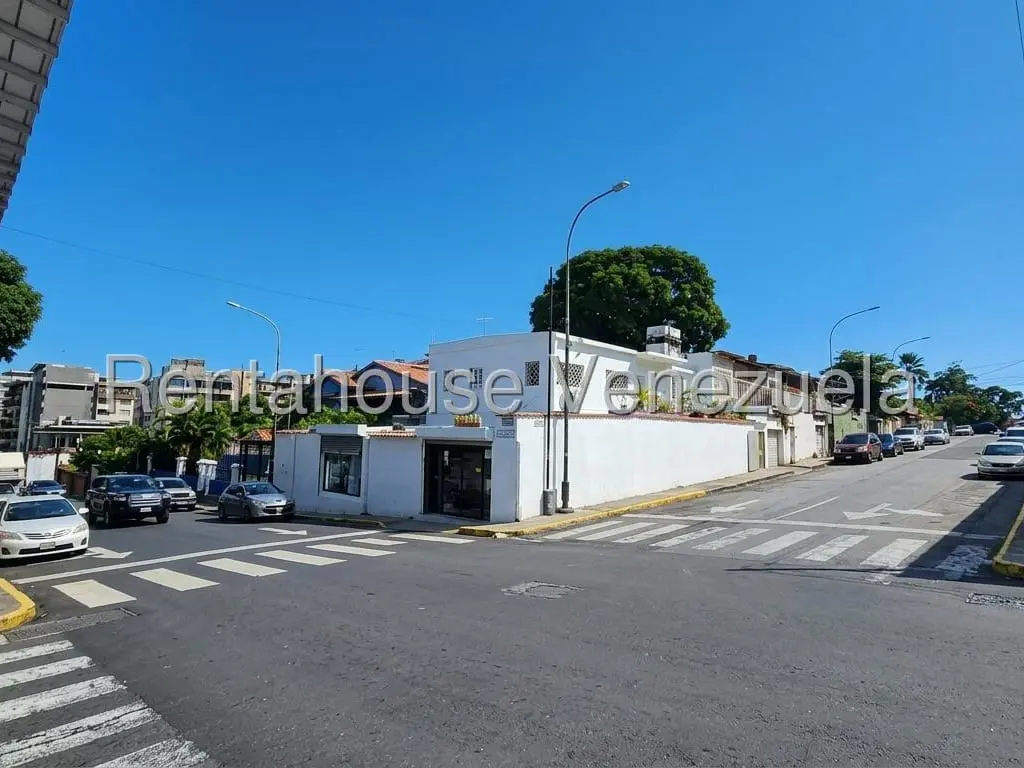 Commercial space in Los Palos Grandes, Caracas - 1