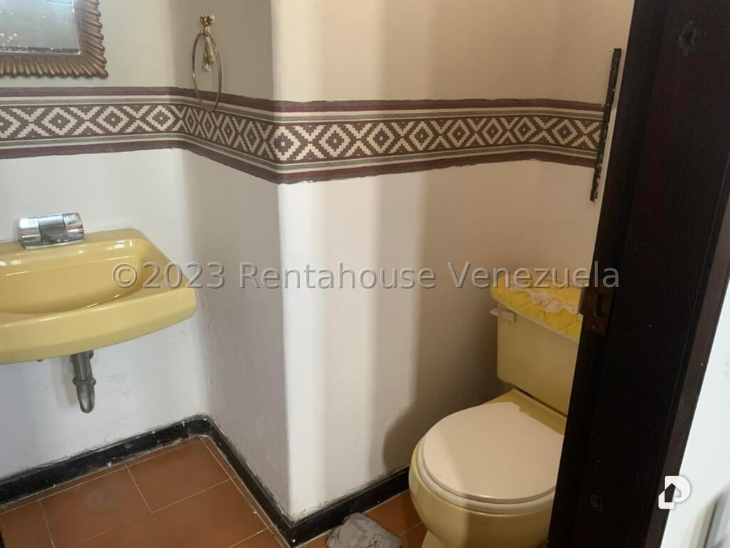 Casa en Cumbres de Curumo, Caracas – 28