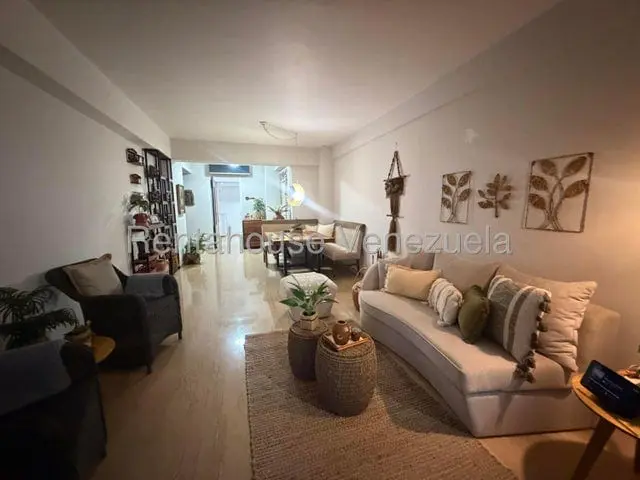 Apartment in Lomas de La Laguntia, Caracas - 1