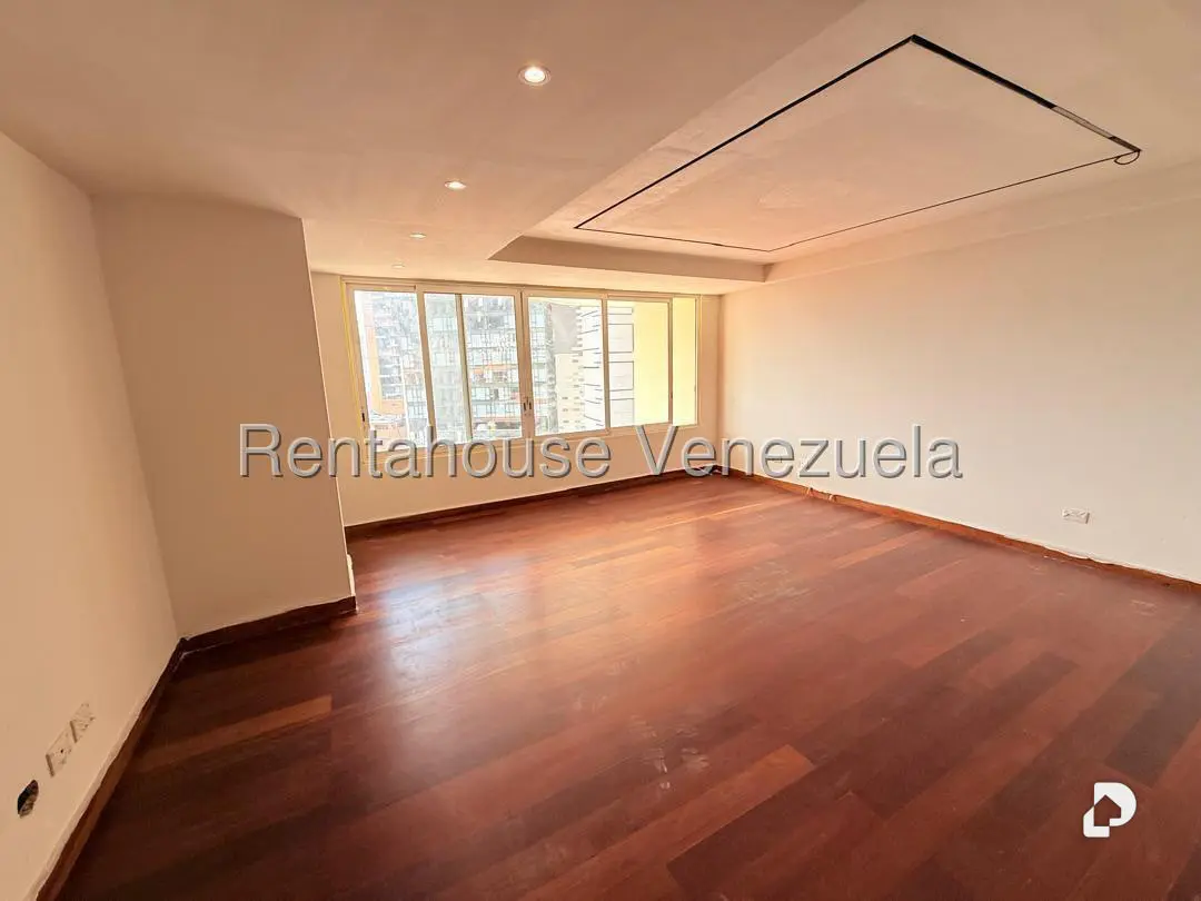 Apartamento en Las Mercedes, Caracas – 13