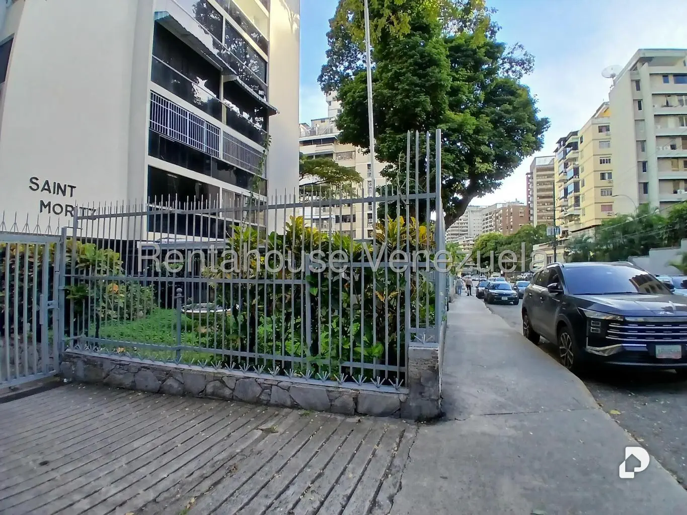 Apartment in Los Palos Grandes, Caracas – 24