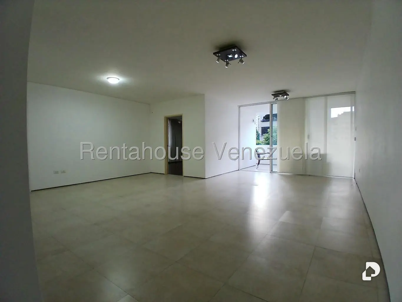 Apartment in Los Palos Grandes, Caracas – 4