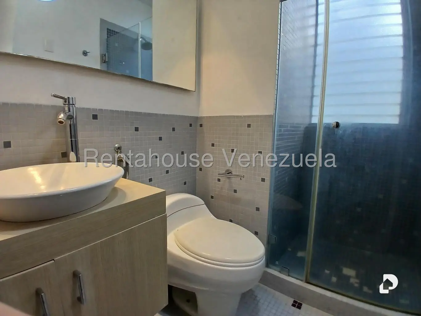 Apartment in Los Palos Grandes, Caracas – 23