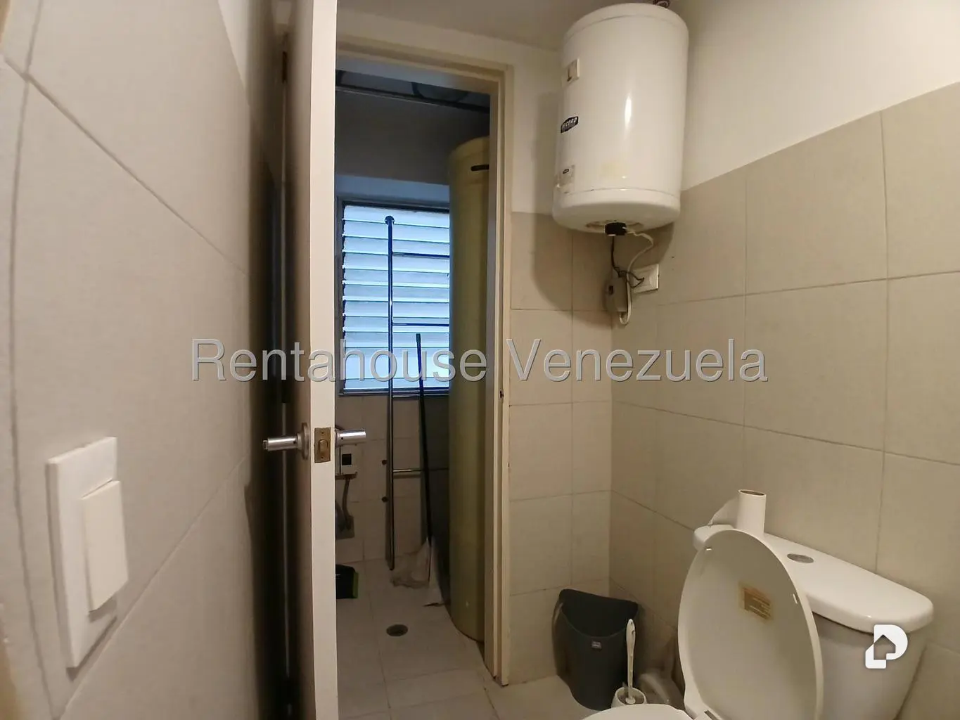 Apartment in Los Palos Grandes, Caracas – 12