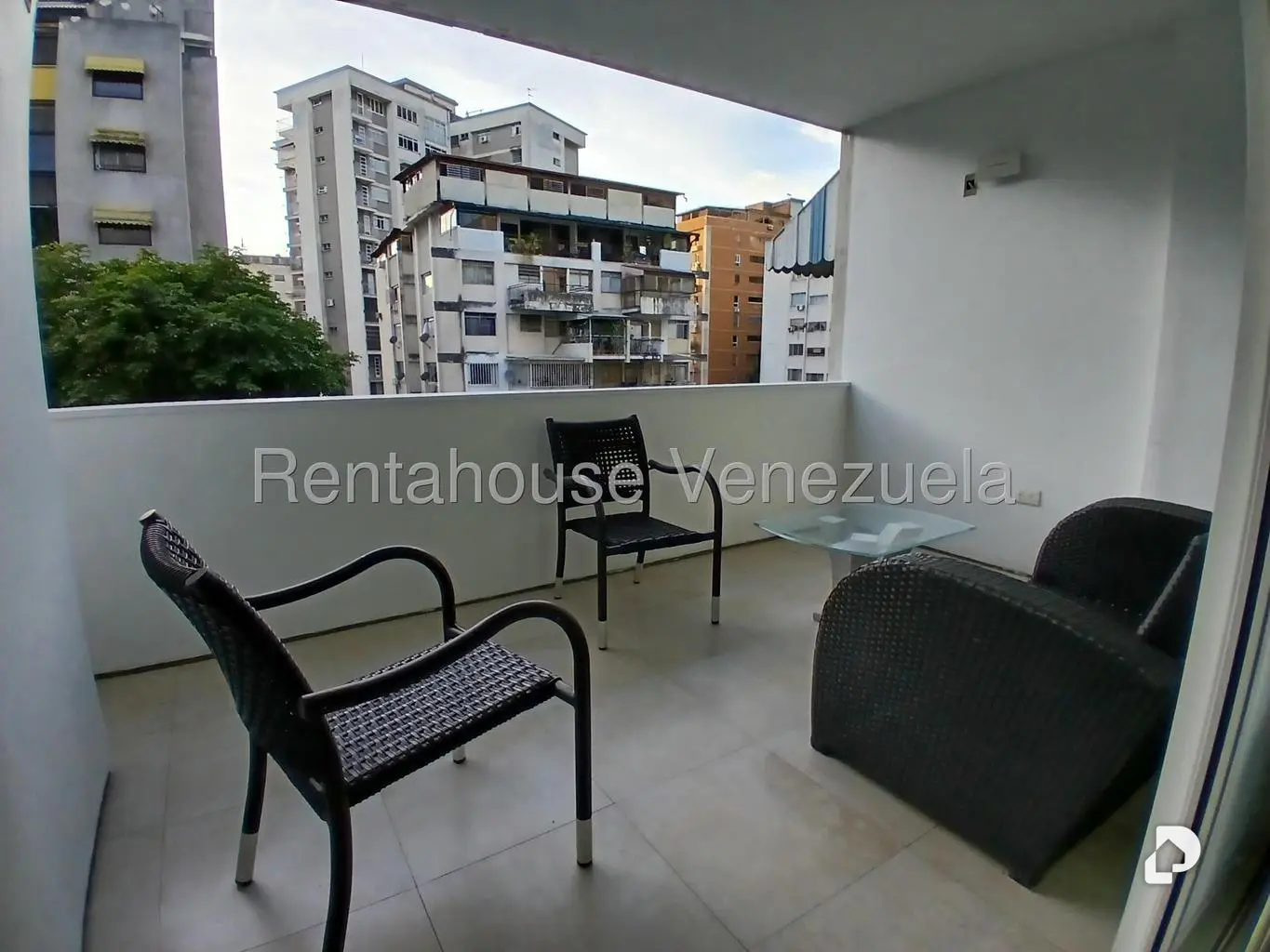 Apartment in Los Palos Grandes, Caracas – 3