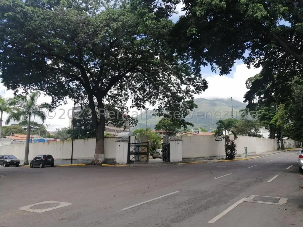 Terreno en El Bosque, Caracas - 1