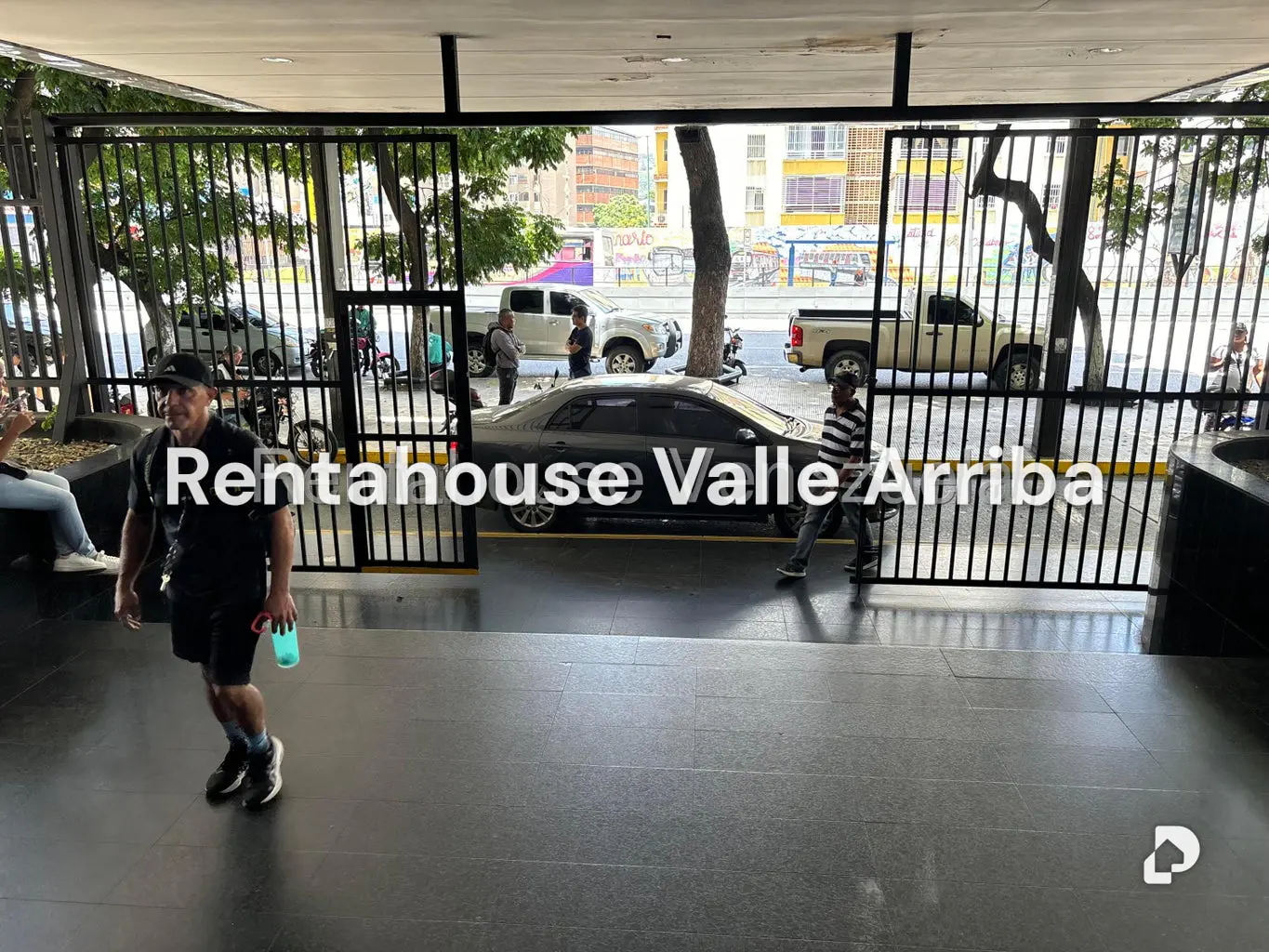 Local comercial en La California Norte, Caracas – 21