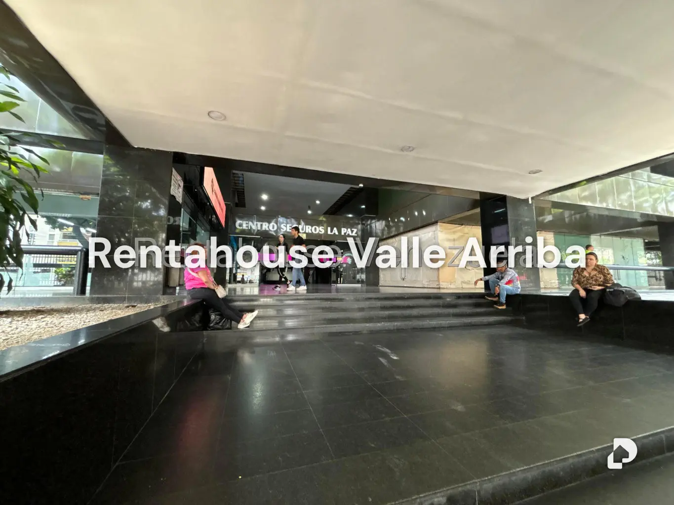 Local comercial en La California Norte, Caracas – 23