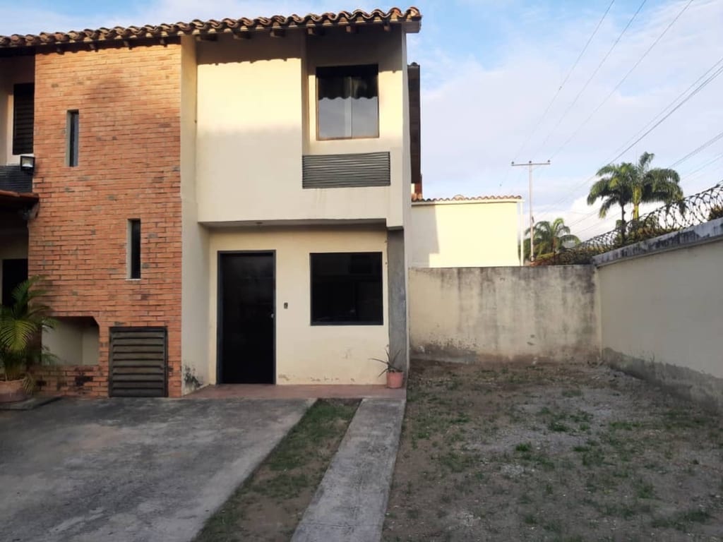 Townhouse en Naguanagua - 1
