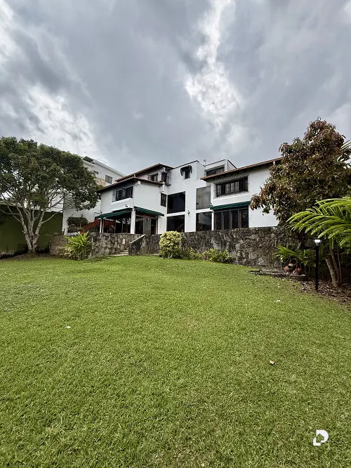 Casa en La Lagunita, Caracas – 1