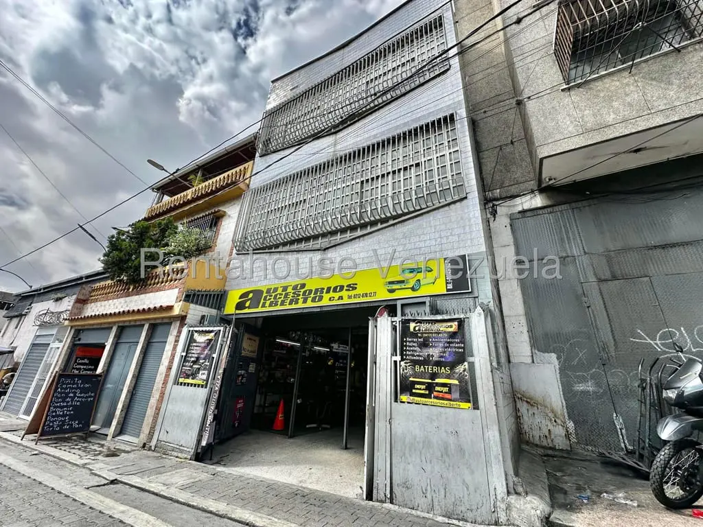Edificio en Catia, Caracas - 1