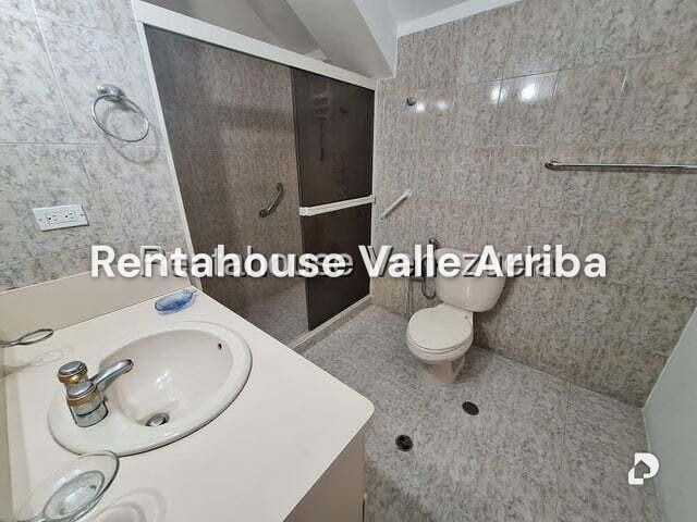 Apartamento en Las Esmeraldas, Caracas – 28
