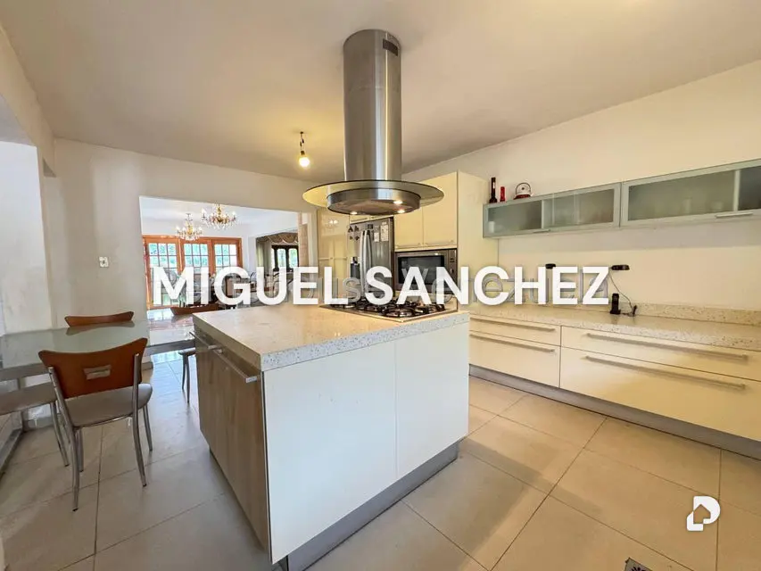 Casa en Santa Paula, Caracas – 19