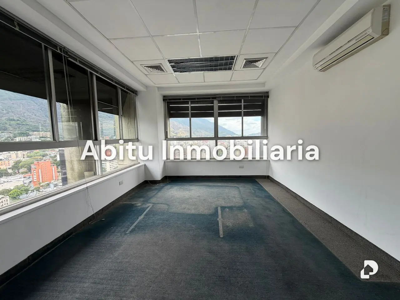 Oficina en Altamira, Caracas – 11
