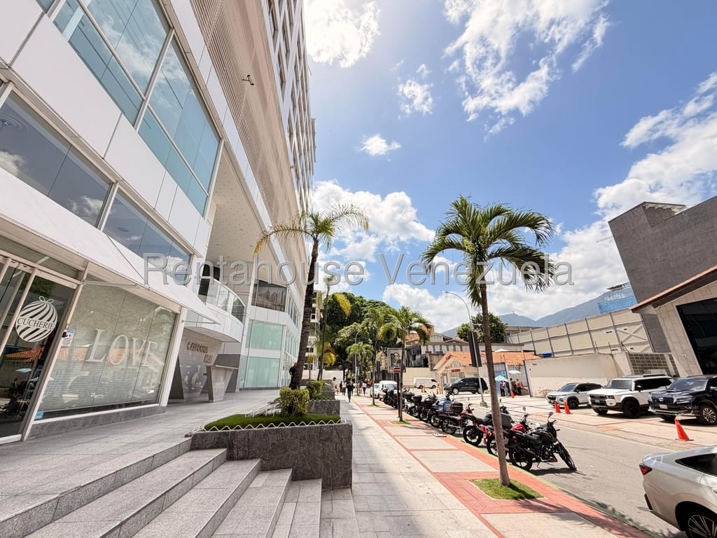 Local comercial en Las Mercedes, Caracas - 1