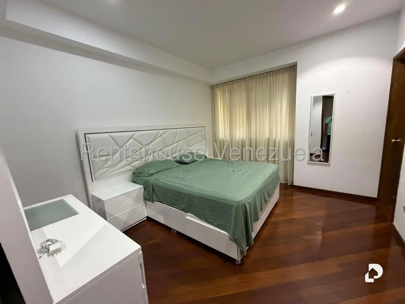 Apartamento en Lomas de Las Mercedes, Caracas – 36