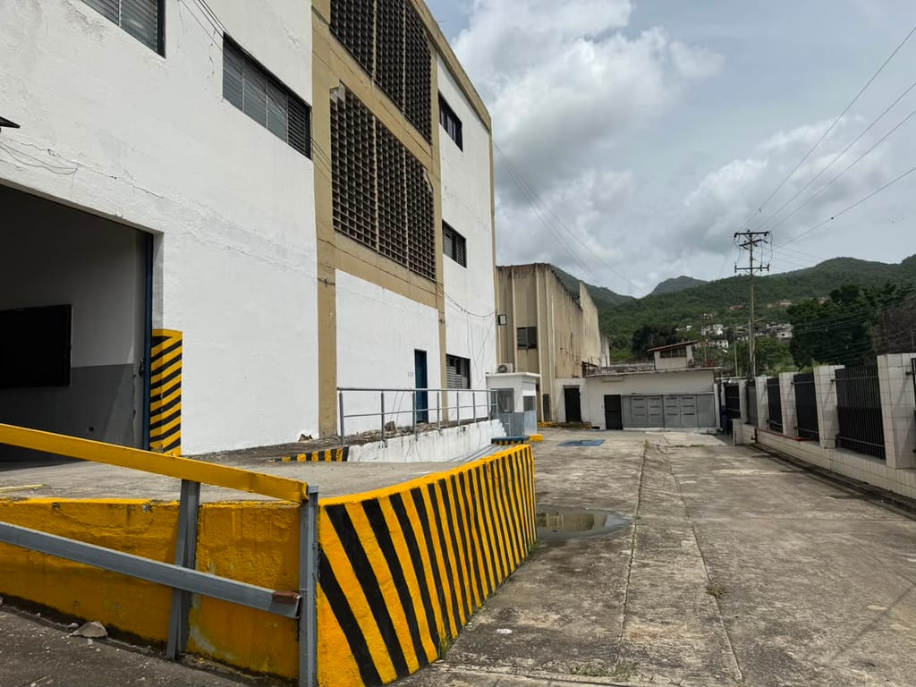 Warehouse in Zona Industrial Cloris, Guarenas - 1