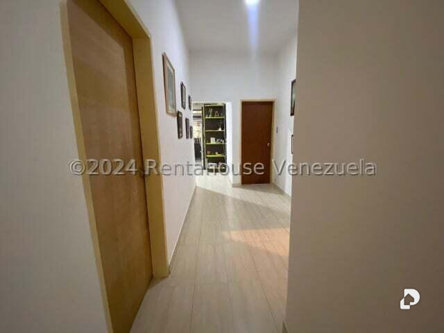 Casa en Los Palos Grandes, Caracas – 28