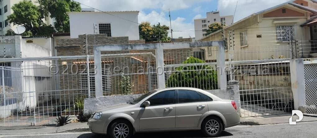 Casa en Los Palos Grandes, Caracas – 24